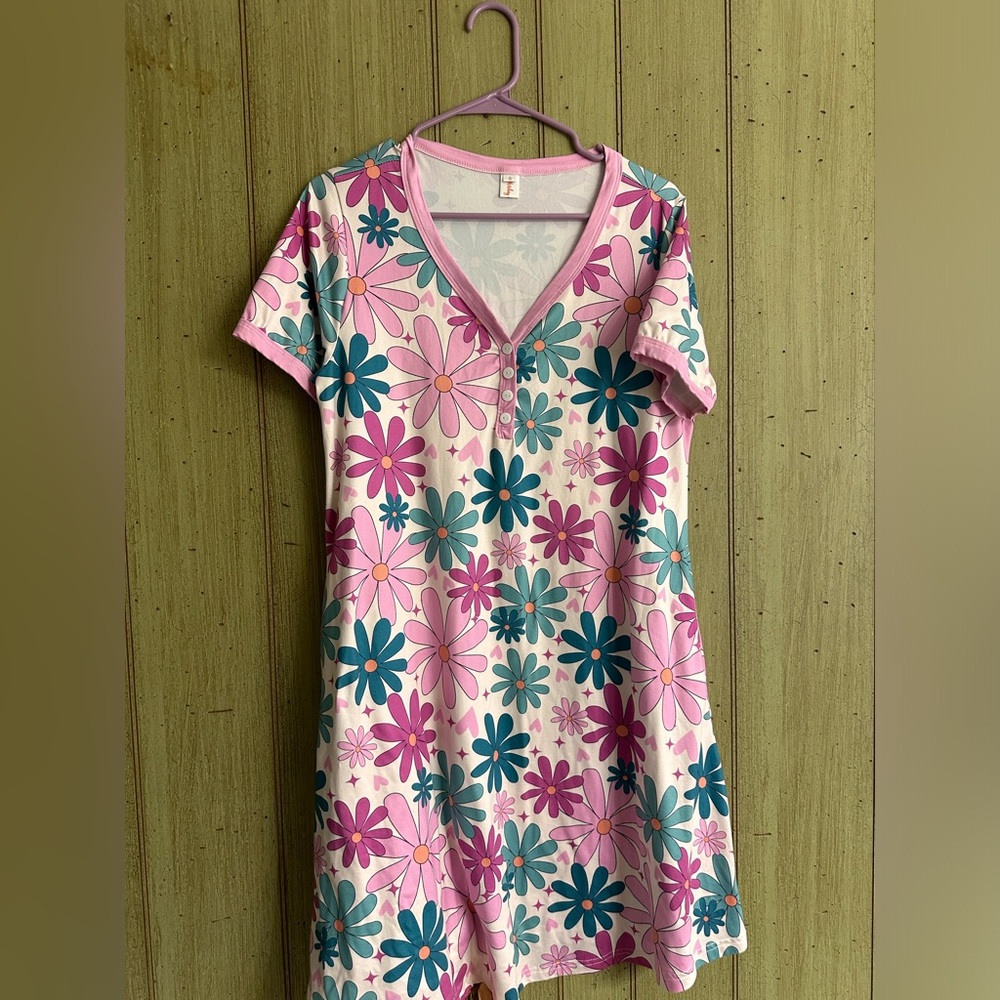 SHIRLEY & STONE Nightgown Small never